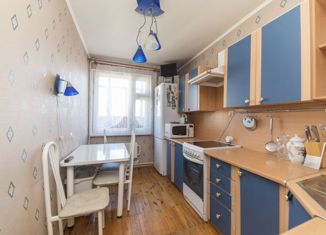 Продается 3-комнатная квартира, 63 м2, Екатеринбург, улица Дарвина, 15, улица Дарвина
