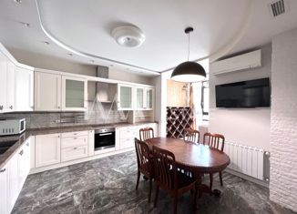 Трехкомнатная квартира на продажу, 109 м2, Москва, Ломоносовский проспект, 25к5, метро Университет