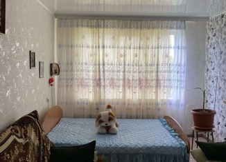 Продается трехкомнатная квартира, 60 м2, Новотроицк, Комсомольский проспект, 16