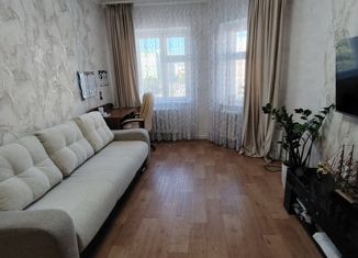 Продаю 2-комнатную квартиру, 55 м2, Нижневартовск, улица Мира, 96