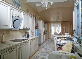 Продается 3-комнатная квартира, 89.4 м2, село Остафьево, Троицкая улица, 2/1