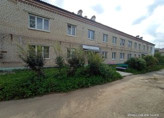 Продам трехкомнатную квартиру, 61.8 м2, Артёмовский, улица Гагарина, 3