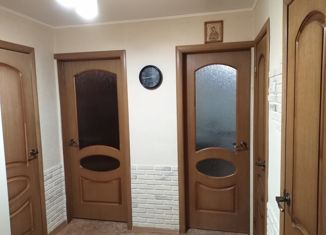 Продаю двухкомнатную квартиру, 42.7 м2, рабочий посёлок Хомутовка, Заводская улица, 6