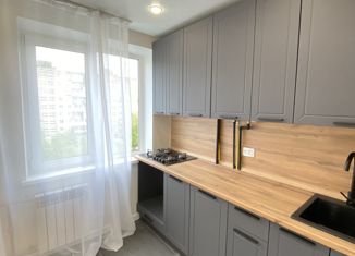 Продаю 2-ком. квартиру, 48 м2, Нижегородская область, улица Строителей, 7