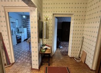 Продаю двухкомнатную квартиру, 60 м2, Новотроицк, улица Мичурина, 7