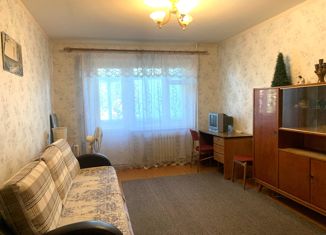 Продаю 1-комнатную квартиру, 38 м2, Великий Новгород, улица Кочетова, 2