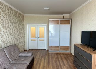 Продаю двухкомнатную квартиру, 67 м2, Черногорск, улица Генерала Тихонова, 11