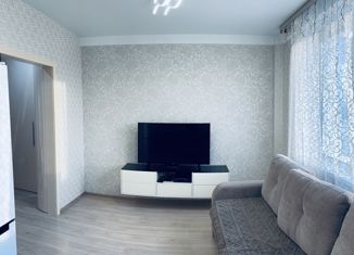 Продается 2-ком. квартира, 39 м2, Новосибирск, Троллейная улица, 21