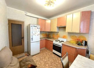 Продаю четырехкомнатную квартиру, 90 м2, Москва, улица Авиаторов, 5к6, метро Солнцево
