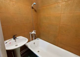 Продам двухкомнатную квартиру, 49.7 м2, село Ровное, улица 40 лет Победы, 1