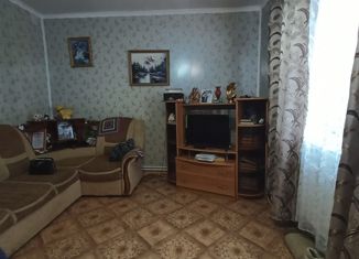 Трехкомнатная квартира на продажу, 53.1 м2, село Кармаскалы, Рабочая улица, 11