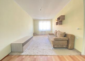 Продаю 1-ком. квартиру, 35 м2, Пласт, улица Сумина, 1