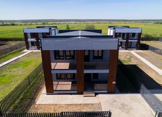 Продаю дом, 183 м2, деревня Кабацкое, Центральная улица, 1