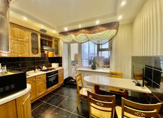 Продаю 2-ком. квартиру, 60 м2, Якутск, 203-й микрорайон, 203-й микрорайон, 7