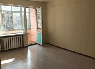 Продаю 1-ком. квартиру, 31 м2, Череповец, улица Металлургов, 43