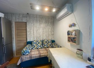 Продается 2-комнатная квартира, 39.8 м2, Владивосток, Советский район, улица Александровича, 13