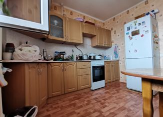 Продам 1-ком. квартиру, 47 м2, Азнакаево, Радужная улица, 1