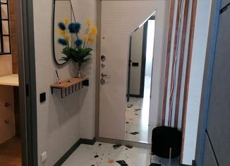 Продам 2-ком. квартиру, 54 м2, посёлок городского типа Медведево, улица Дмитрия Средина, 11