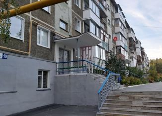 Продаю 3-комнатную квартиру, 60.9 м2, поселок городского типа Рефтинский, улица Гагарина, 19