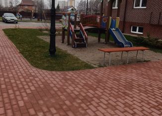 Продам 2-ком. квартиру, 57.2 м2, поселок Малое Исаково, Калининградская улица, 12