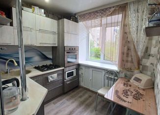 Продаю двухкомнатную квартиру, 42 м2, Кунгур, улица Степана Разина, 63