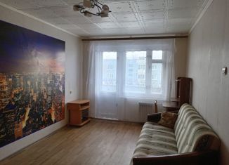 Сдается в аренду однокомнатная квартира, 35 м2, Ленинградская область, проспект Героев, 6