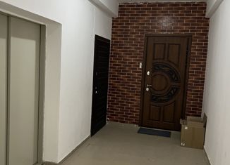 Продается двухкомнатная квартира, 100 м2, Хасавюрт, улица Датуева, 61А