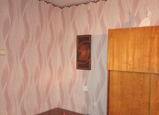 Продажа трехкомнатной квартиры, 58 м2, Еманжелинск, улица Матросова, 4