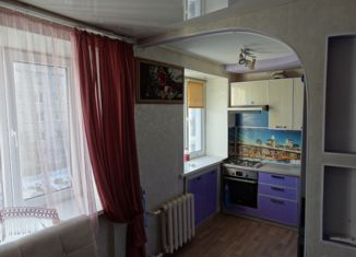 Продаю 4-ком. квартиру, 63 м2, Зеленодольск, улица Карла Маркса, 58