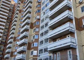 Продаю трехкомнатную квартиру, 72.6 м2, Москва, улица Полины Осипенко, 2к2, метро Беговая