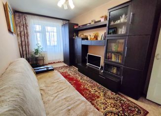 Продаю двухкомнатную квартиру, 42.2 м2, посёлок Строитель, микрорайон Южный, 17