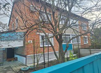 Продам трехкомнатную квартиру, 64.3 м2, поселок Братский, улица Ленина, 25