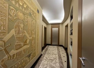 Продаю 3-ком. квартиру, 130.4 м2, Санкт-Петербург, 8-я линия Васильевского острова, 53, 8-я линия Васильевского острова