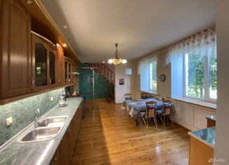 Продажа дома, 527 м2, деревня Уптино, Рябиновая улица