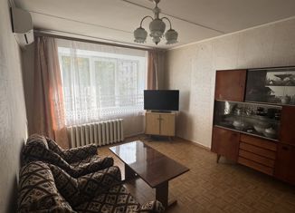 Продается 2-ком. квартира, 56 м2, Тольятти, улица Мира, 112