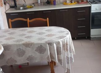 Продажа четырехкомнатной квартиры, 93.4 м2, село Троицкое, улица Канукова, 12