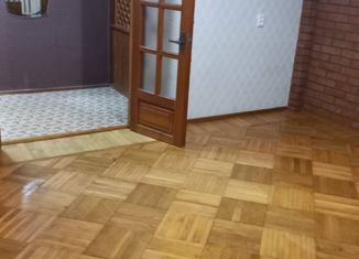 Продается 3-комнатная квартира, 71 м2, посёлок городского типа Кировское, улица Комарова, 2