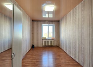 Продажа 2-ком. квартиры, 55 м2, Североуральск, улица Ленина, 40