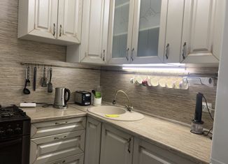 Продам 2-ком. квартиру, 42.9 м2, Москва, Мосфильмовская улица, 37к1, район Раменки