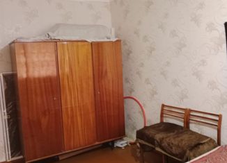 Двухкомнатная квартира на продажу, 44 м2, рабочий посёлок Ивня, улица Десницкого, 68