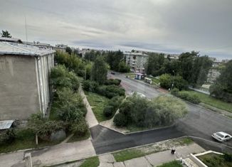 Трехкомнатная квартира на продажу, 69 м2, Иркутская область, микрорайон 6А, 9А