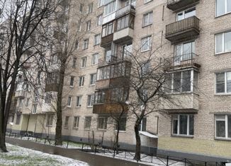 Продается трехкомнатная квартира, 59 м2, Санкт-Петербург, улица Белы Куна, 19к1, муниципальный округ № 72