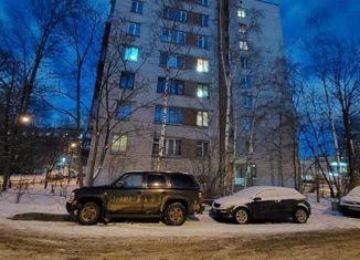 Продажа 3-комнатной квартиры, 57 м2, Санкт-Петербург, улица Белы Куна, 12, метро Международная