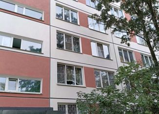 Продам 3-комнатную квартиру, 59.4 м2, Санкт-Петербург, Пражская улица, 9к2, метро Международная