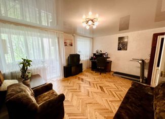 Продам трехкомнатную квартиру, 100 м2, Саратовская область, Вольская улица, 45