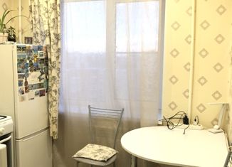 Продаю однокомнатную квартиру, 32 м2, Петергоф, Чебышёвская улица, 8к2