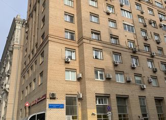 Сдаю в аренду 1-комнатную квартиру, 50 м2, Москва, улица Малая Дмитровка, 24/2, улица Малая Дмитровка