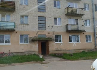 Продается трехкомнатная квартира, 52.3 м2, посёлок городского типа Заплюсье, улица Ленина, 4