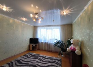 Продаю 4-ком. квартиру, 81.5 м2, Янаул, улица Победы, 80