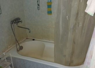 Продажа трехкомнатной квартиры, 60.5 м2, Туринск, улица Горького, 54